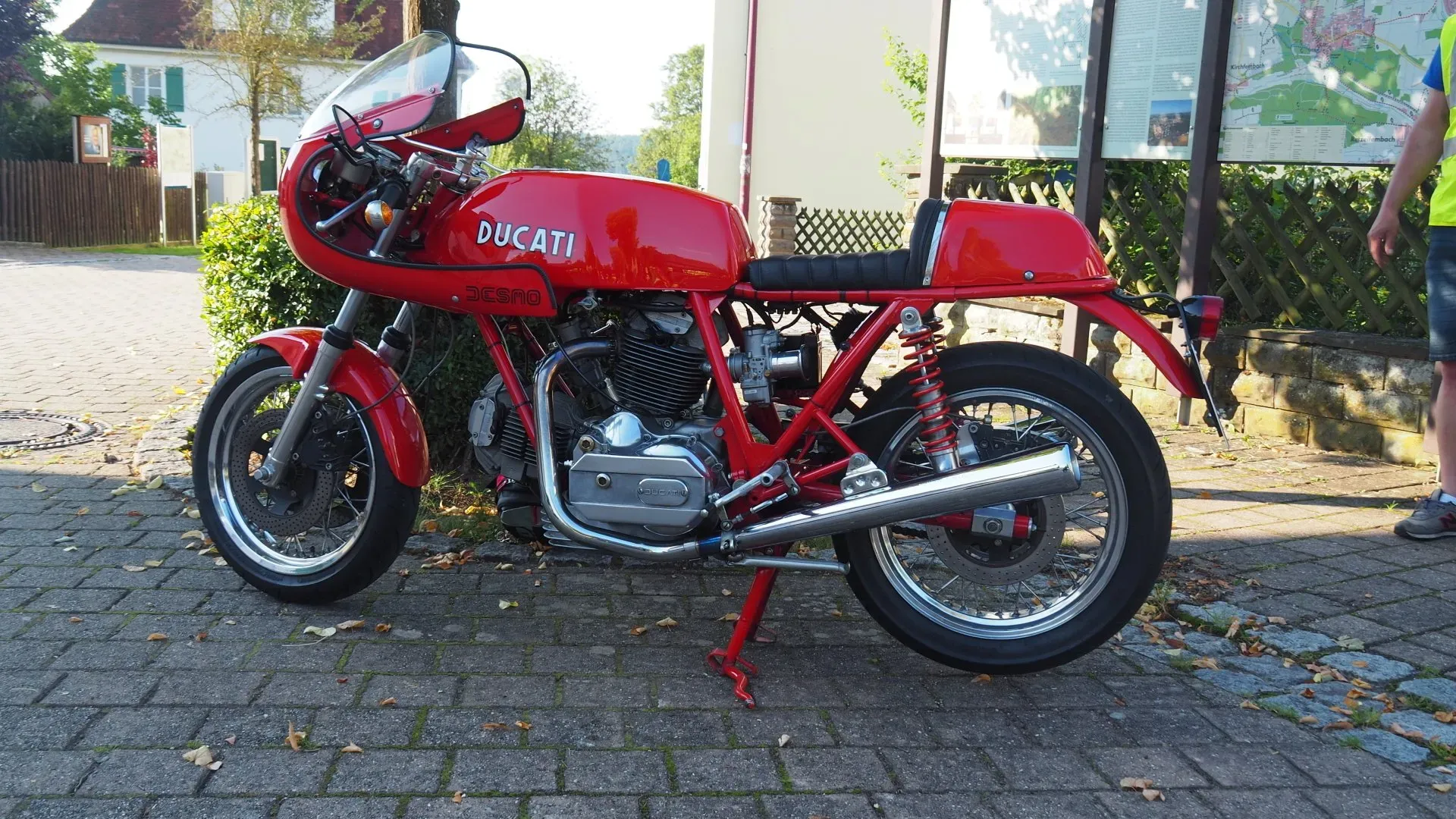 Rote Ducati